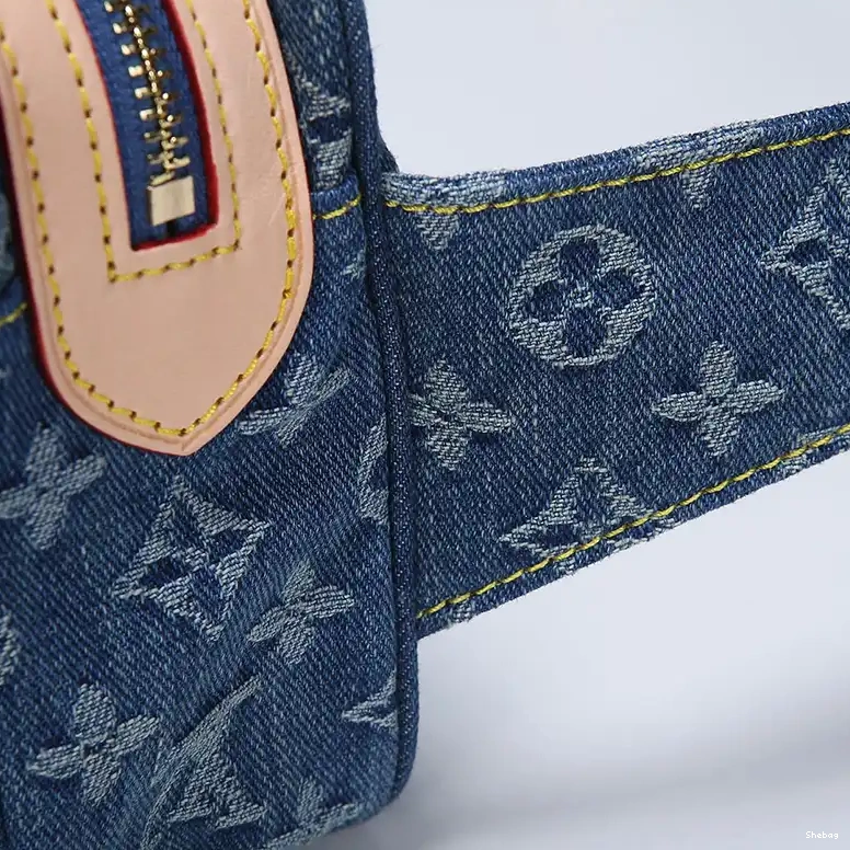 LV 1906BL0130 Bags 0812
